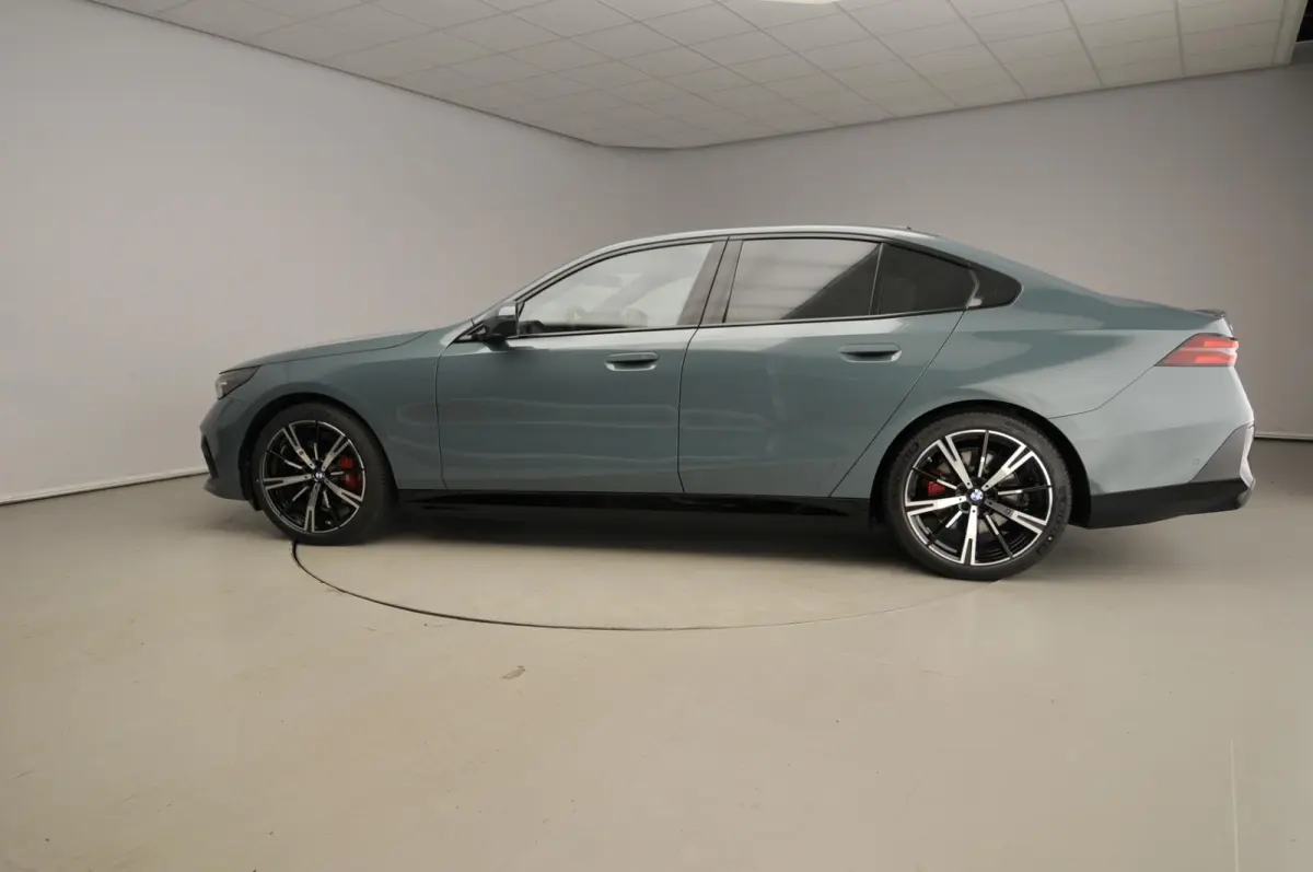 eDrive40 M Sport Edition | M Sportpakket Pro | Innovation Pack | Comfort Pack | Travel Pack | Panoramadak