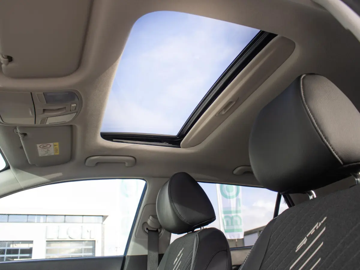 1.0 T-GDi MHEV GT-Line | Actieprijs* | Uit Voorraad | Automaat DCT | Schuif/kantel | Navi. | Camera | Carplay | Clima. | Cruise.