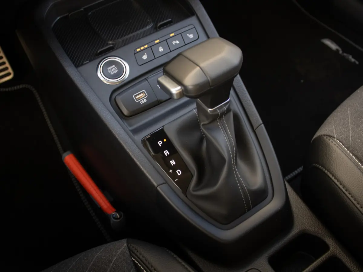 1.0 T-GDi MHEV GT-Line | Actieprijs* | Uit Voorraad | Automaat DCT | Schuif/kantel | Navi. | Camera | Carplay | Clima. | Cruise.