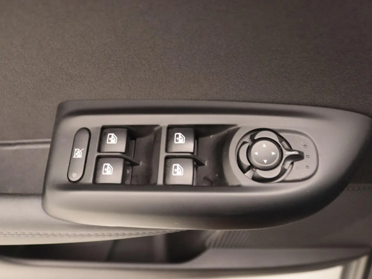 1.5T Hybrid Super | Climate control | Apple Carplay/Android Auto | 18" Lichtmetalen velgen