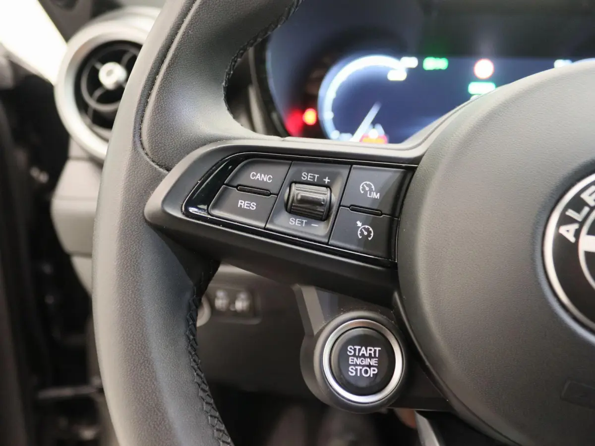 1.5T Hybrid Super | Climate control | Apple Carplay/Android Auto | 18" Lichtmetalen velgen