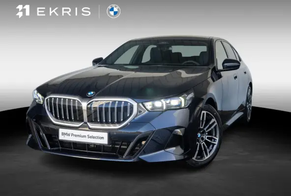 520i | M Sportpakket | Innovation Pack | Stuurwielrand verwarmd | Comfort Access | Panoramadak | Stoelverwarming | Harman-Kardon | Trekhaak