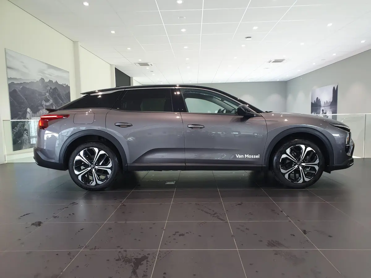 Business Plus Comfort | Automaat | Climate Control | Lederen Stoelen Elek. Verstelbaar + Massage & Verwarming | Voorruit Verwarmd | Full Map Navigatie | Apple Carplay / Android Auto | 360 Ca