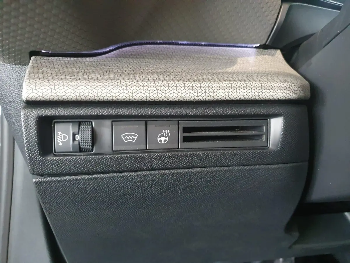 Business Plus Comfort | Automaat | Climate Control | Lederen Stoelen Elek. Verstelbaar + Massage & Verwarming | Voorruit Verwarmd | Full Map Navigatie | Apple Carplay / Android Auto | 360 Ca