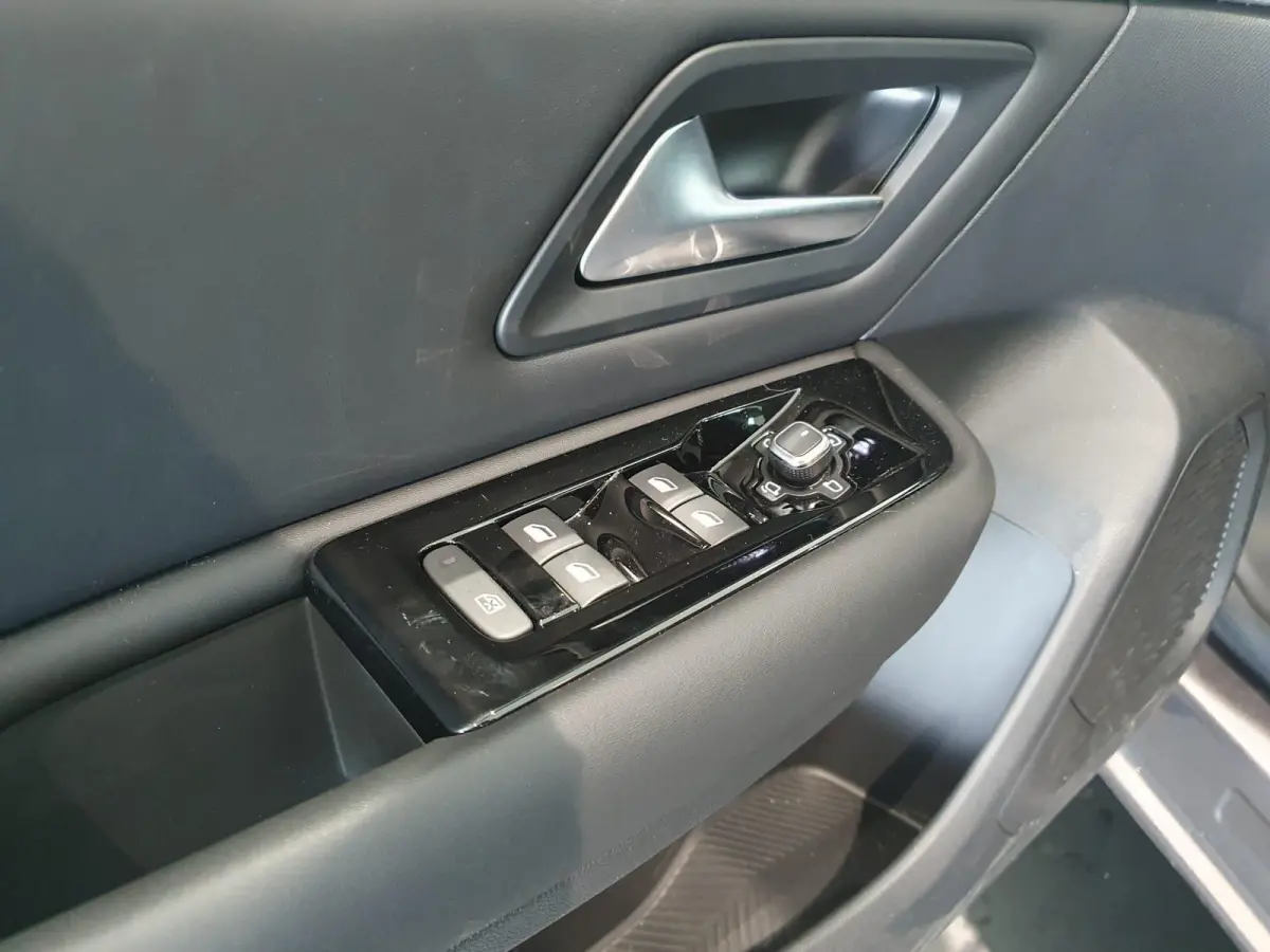 Business Plus Comfort | Automaat | Climate Control | Lederen Stoelen Elek. Verstelbaar + Massage & Verwarming | Voorruit Verwarmd | Full Map Navigatie | Apple Carplay / Android Auto | 360 Ca