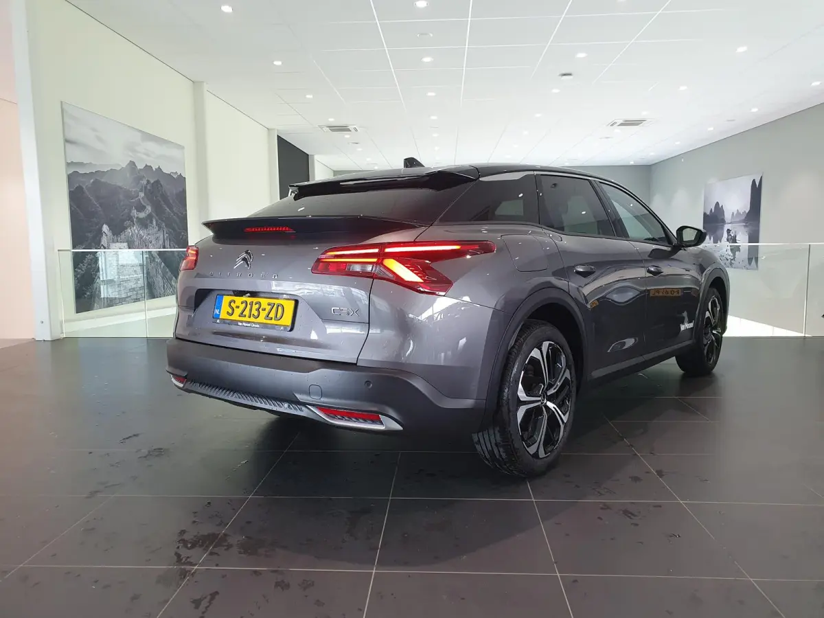Business Plus Comfort | Automaat | Climate Control | Lederen Stoelen Elek. Verstelbaar + Massage & Verwarming | Voorruit Verwarmd | Full Map Navigatie | Apple Carplay / Android Auto | 360 Ca