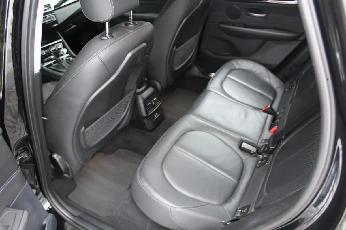 218i Executive Edition 136PK | Parkeercamera | HUD | Lederen bekleding | Climate Control
