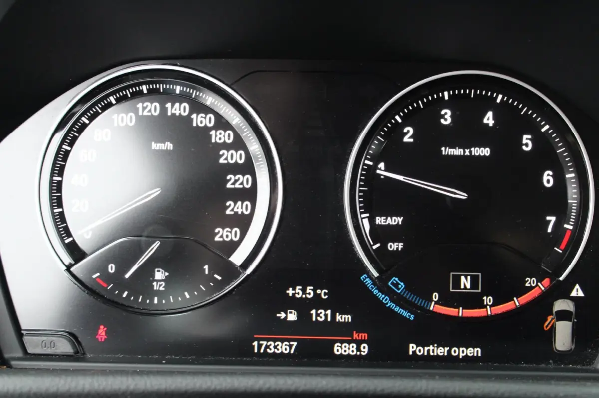 218i Executive Edition 136PK | Parkeercamera | HUD | Lederen bekleding | Climate Control