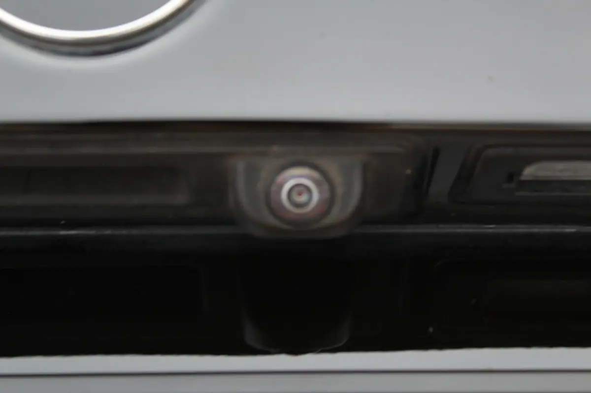 218i Executive Edition 136PK | Parkeercamera | HUD | Lederen bekleding | Climate Control