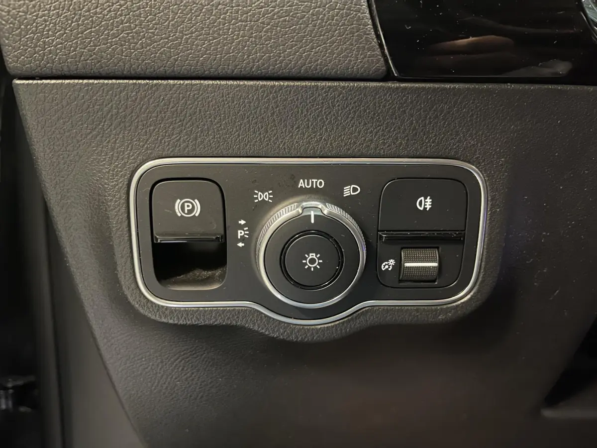 250 e AMG Line 20"/SOH 89%/Panoramadak/Memory stoel l+r/Matrix LED/Keyless/Sfeerverlichting/Stoelverwarming/Camera/