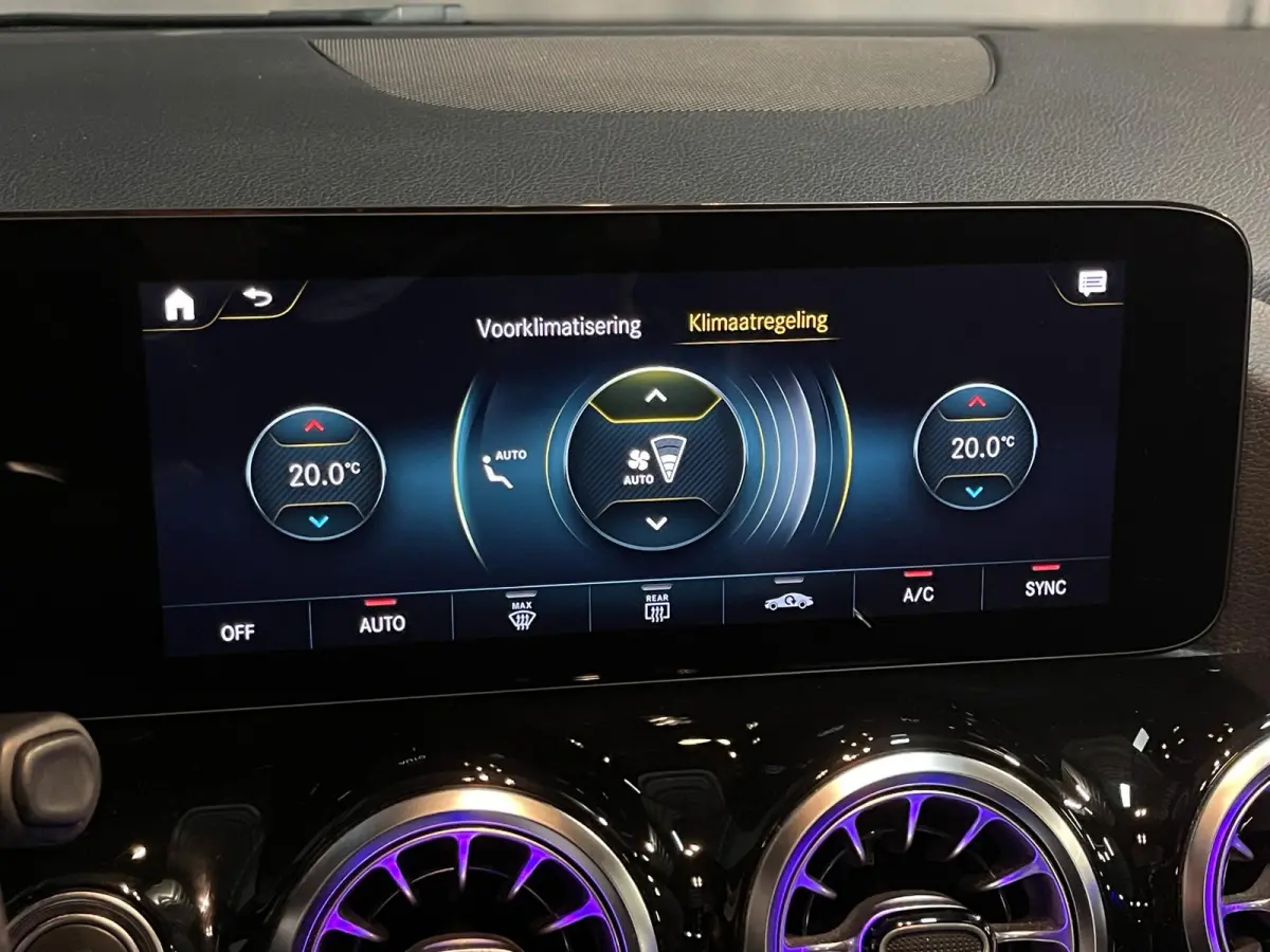 250 e AMG Line 20"/SOH 89%/Panoramadak/Memory stoel l+r/Matrix LED/Keyless/Sfeerverlichting/Stoelverwarming/Camera/