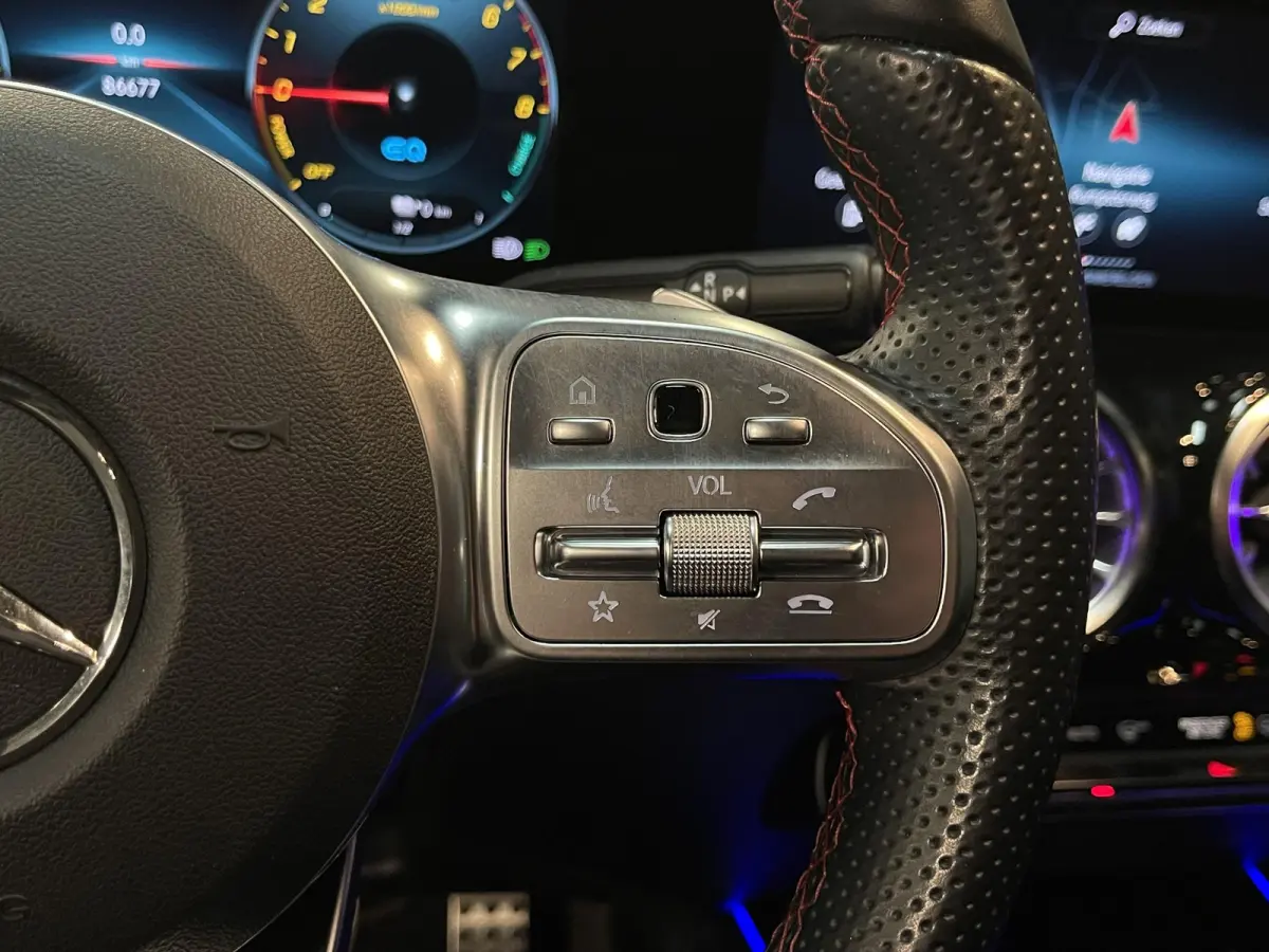250 e AMG Line 20"/SOH 89%/Panoramadak/Memory stoel l+r/Matrix LED/Keyless/Sfeerverlichting/Stoelverwarming/Camera/