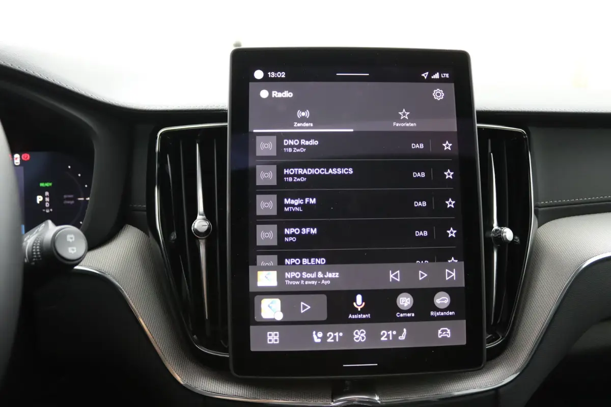 T6 AWD Ultra Black Edition | Luchtvering | Bowers&Wilkins | Direct Beschikbaar | 360 Camera | Gelamineerd Glas | 22 Inch | Stoelvenitlatie | Massage