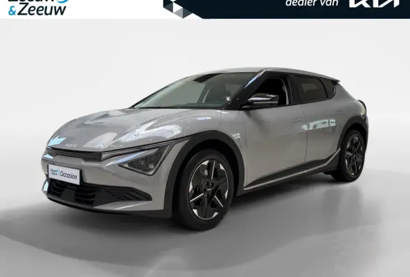 Light Edition 63 kWh Navigatie | Stoel + stuurverwarming | Achteruitrijcamera | Climate control |