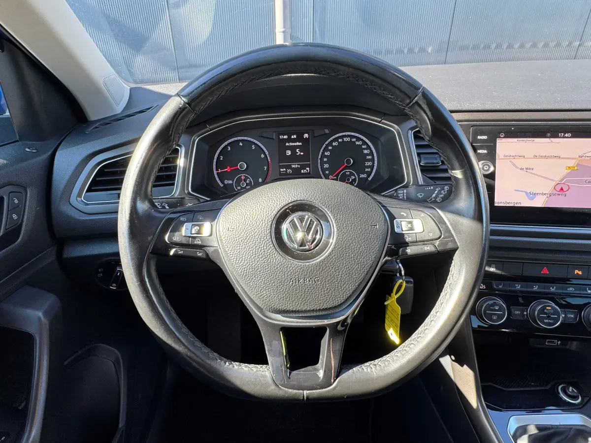 1.0 TSI Style * Navigatiesysteem * Stoelverwarming * Adaptieve Cruise Control * Parkeercamera *