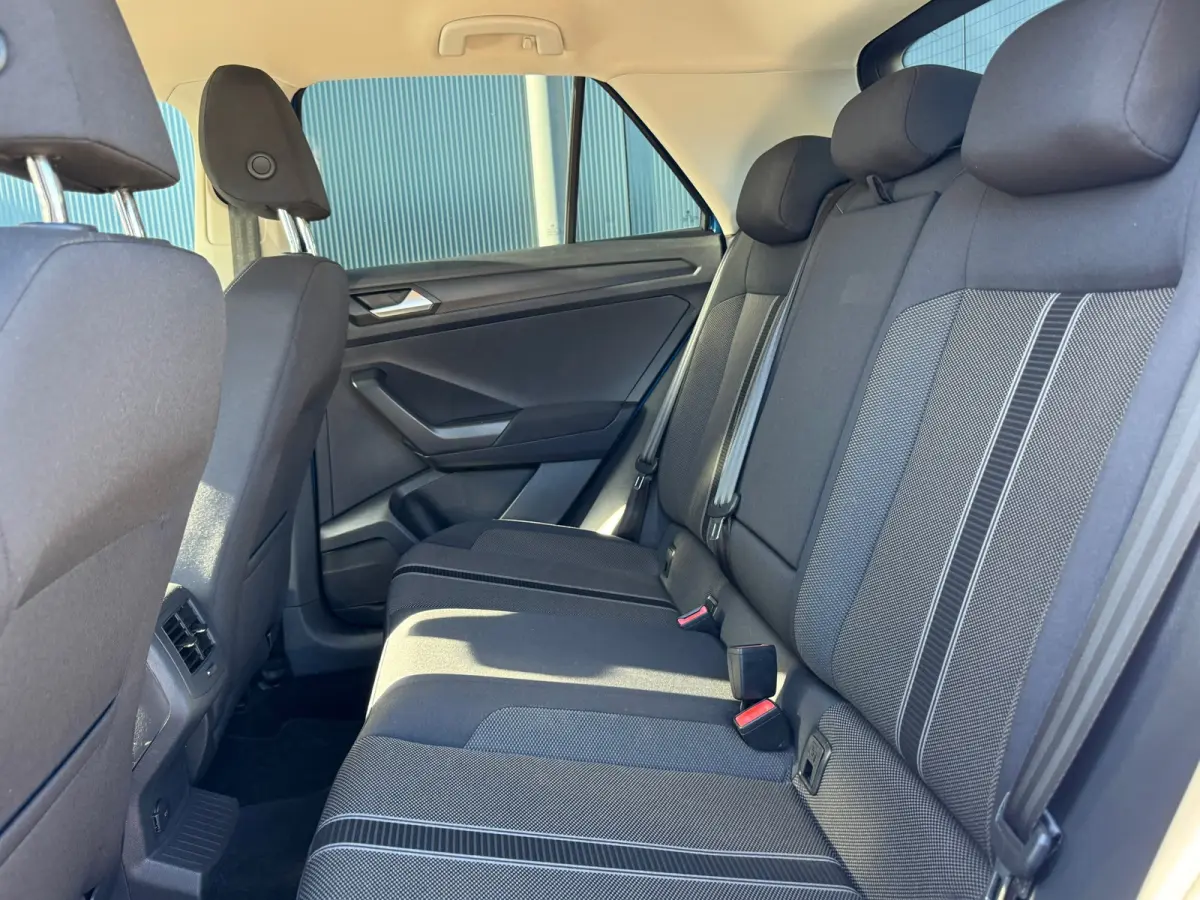 1.0 TSI Style * Navigatiesysteem * Stoelverwarming * Adaptieve Cruise Control * Parkeercamera *