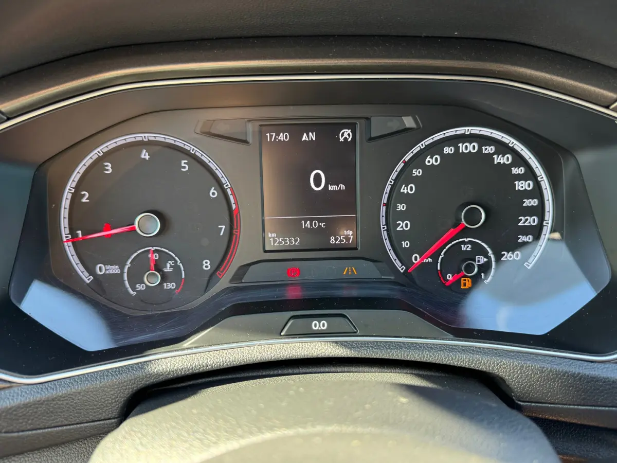 1.0 TSI Style * Navigatiesysteem * Stoelverwarming * Adaptieve Cruise Control * Parkeercamera *