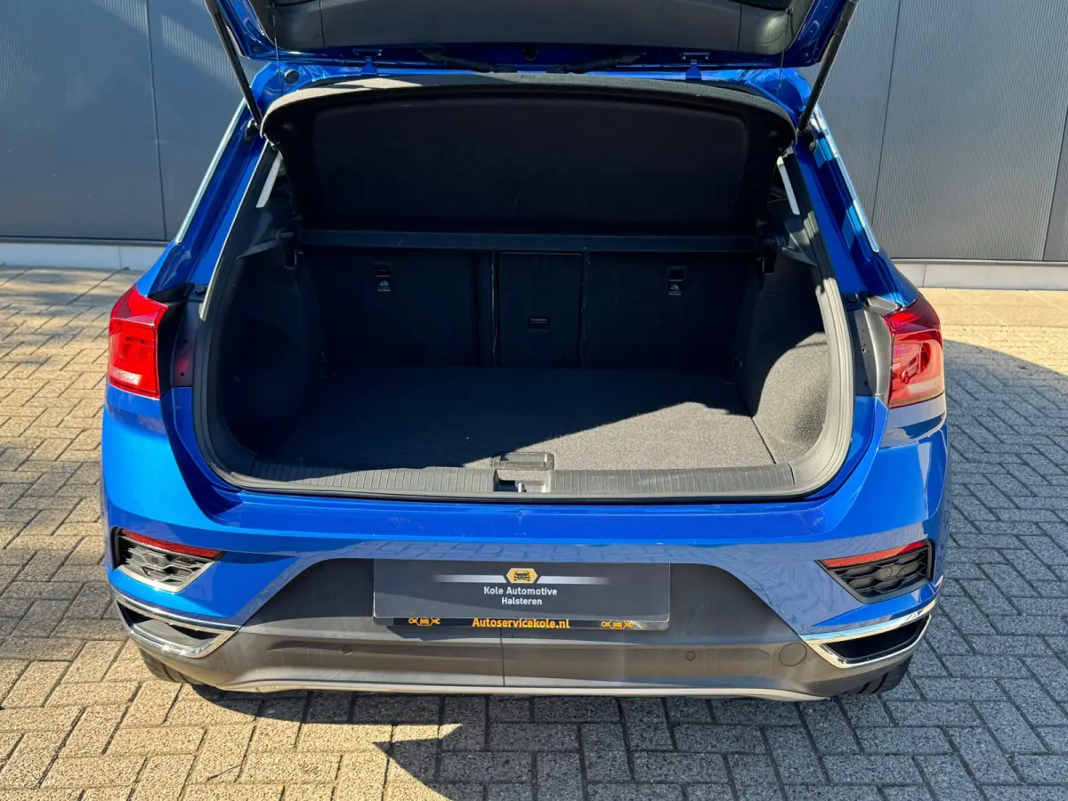1.0 TSI Style * Navigatiesysteem * Stoelverwarming * Adaptieve Cruise Control * Parkeercamera *