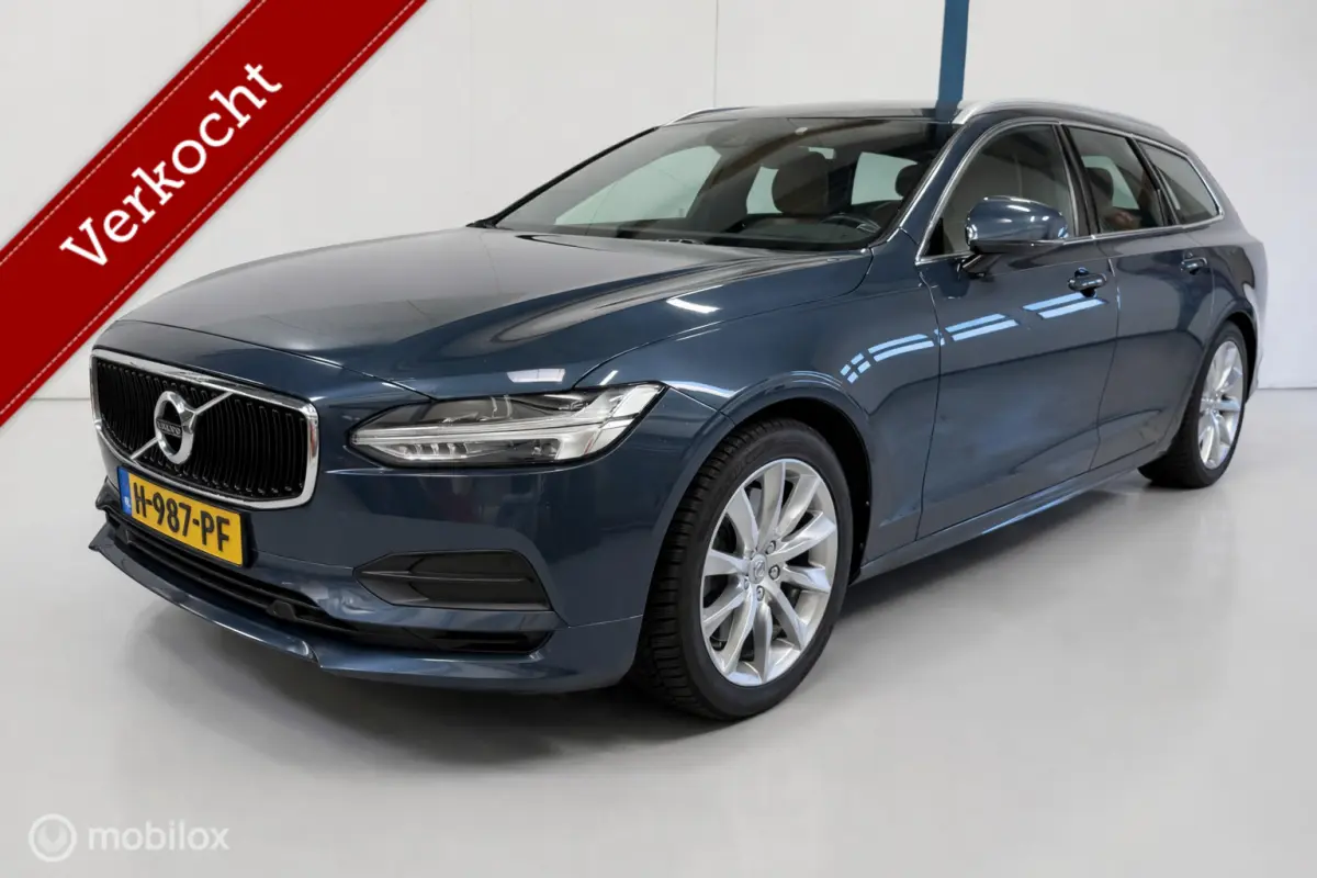 2.0 T4 Momentum Pro LEER/CARPLAY/TREKHAAK