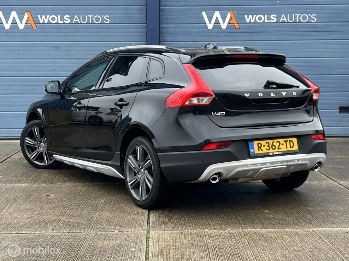 2.5 T5 AWD Summum / 255 PK / LUXE / BLIS!
