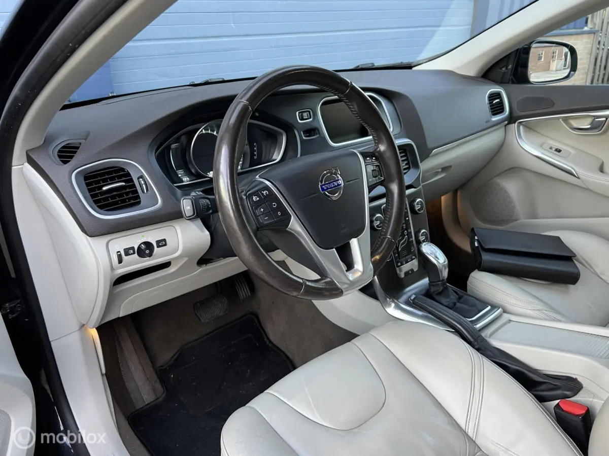 2.5 T5 AWD Summum / 255 PK / LUXE / BLIS!