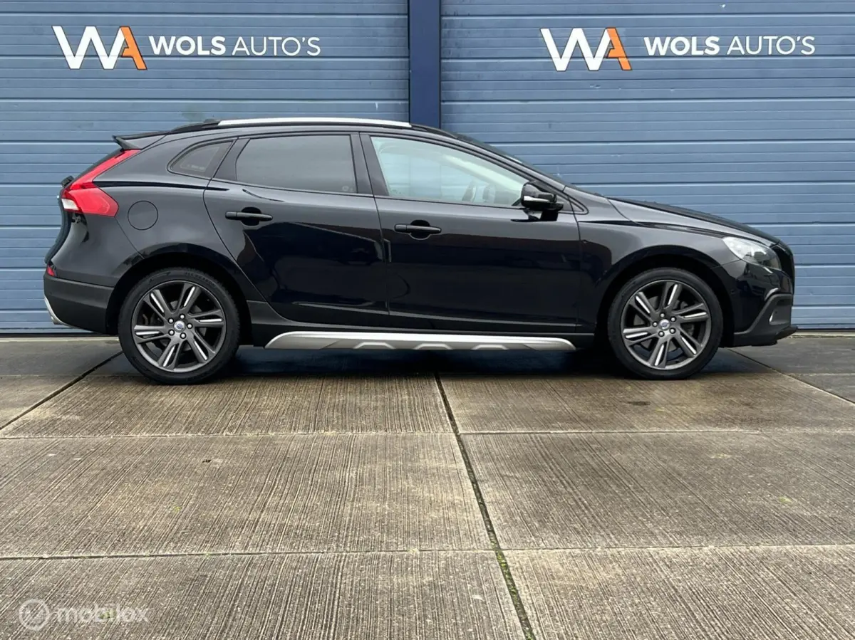 2.5 T5 AWD Summum / 255 PK / LUXE / BLIS!
