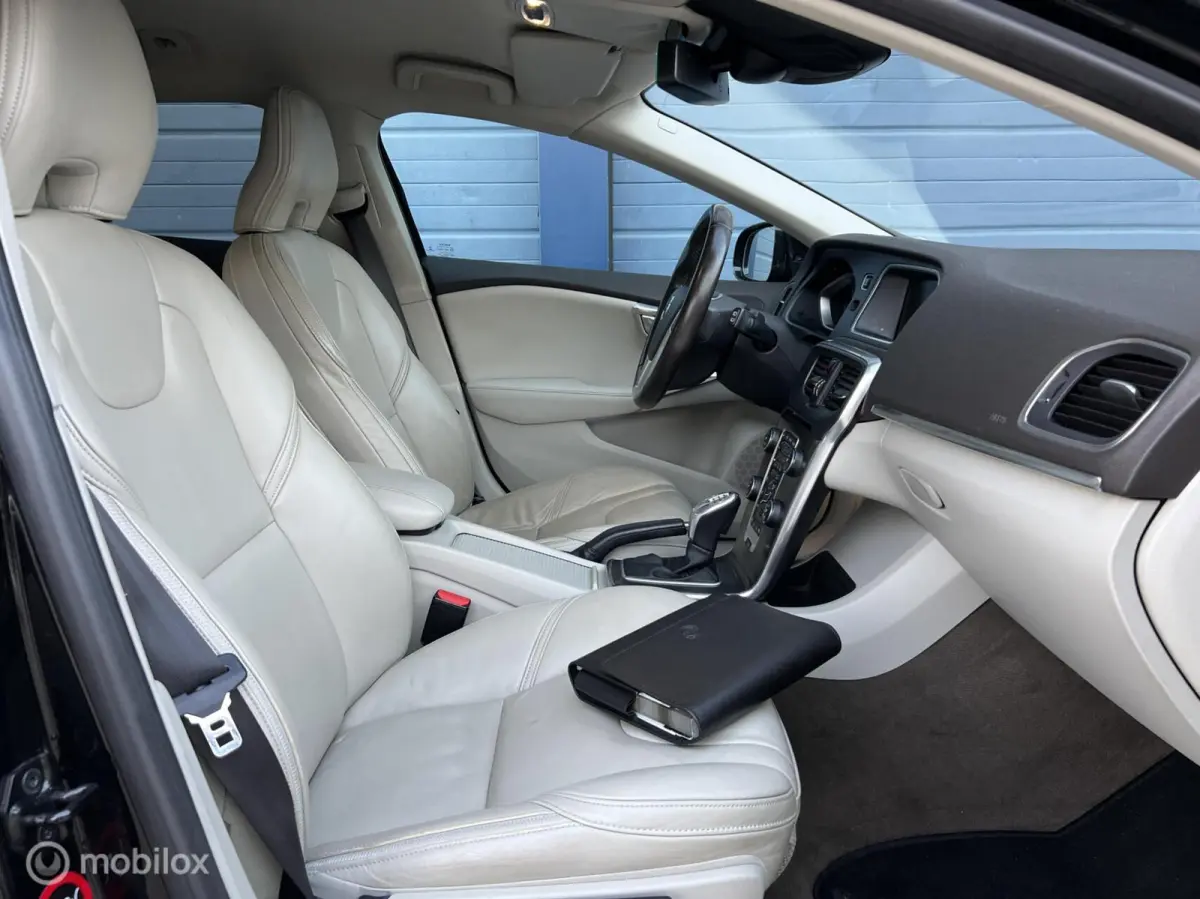 2.5 T5 AWD Summum / 255 PK / LUXE / BLIS!
