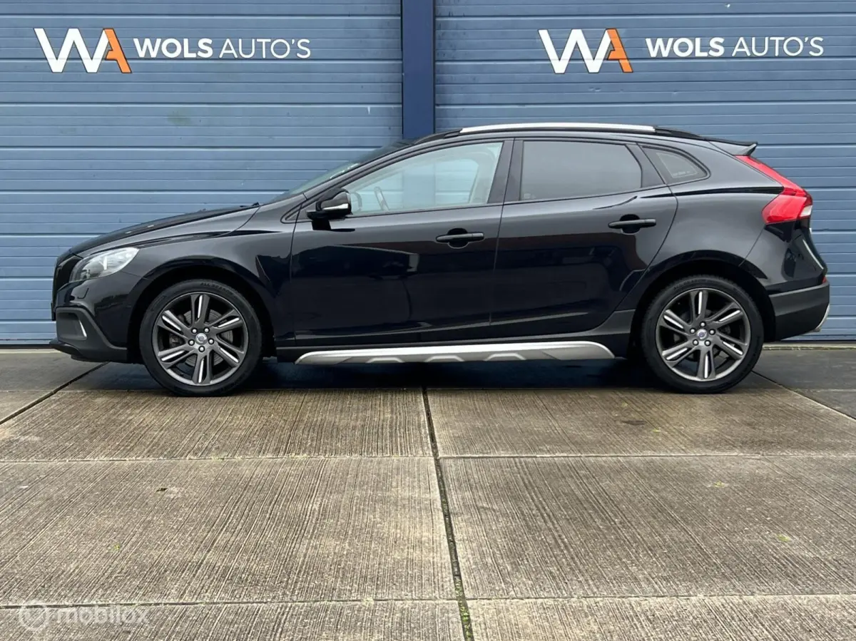 2.5 T5 AWD Summum / 255 PK / LUXE / BLIS!