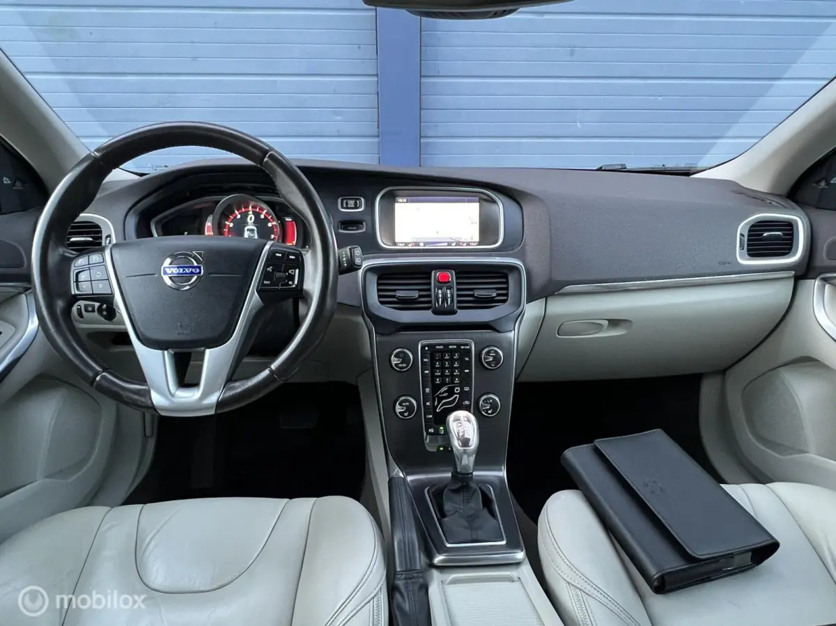 2.5 T5 AWD Summum / 255 PK / LUXE / BLIS!