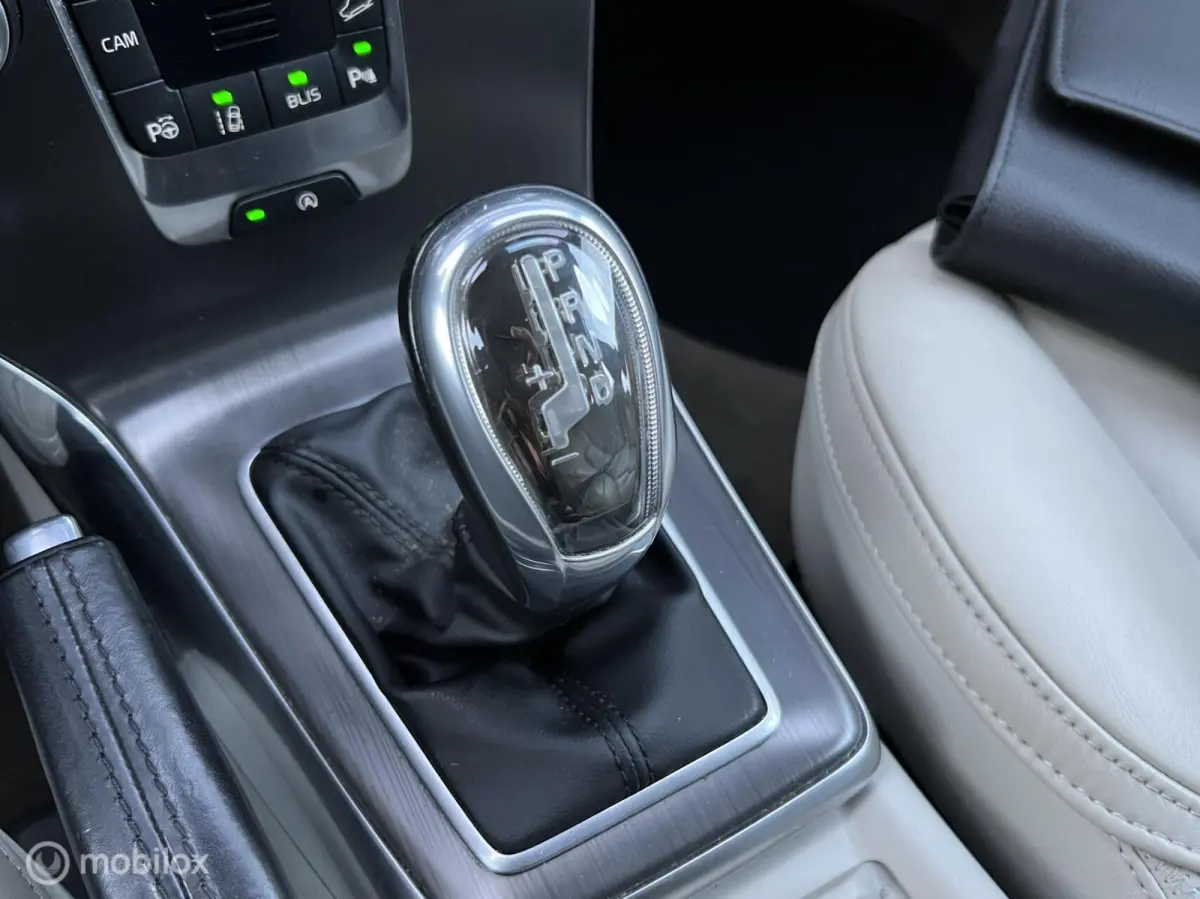 2.5 T5 AWD Summum / 255 PK / LUXE / BLIS!