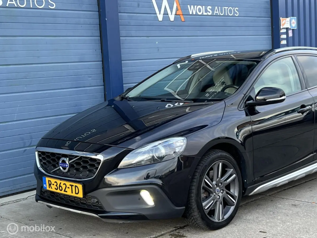 2.5 T5 AWD Summum / 255 PK / LUXE / BLIS!