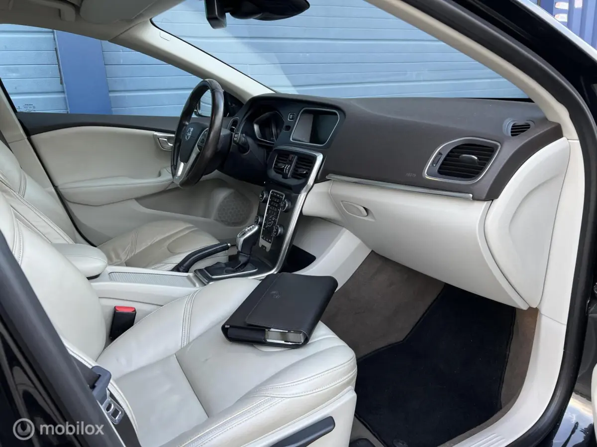 2.5 T5 AWD Summum / 255 PK / LUXE / BLIS!