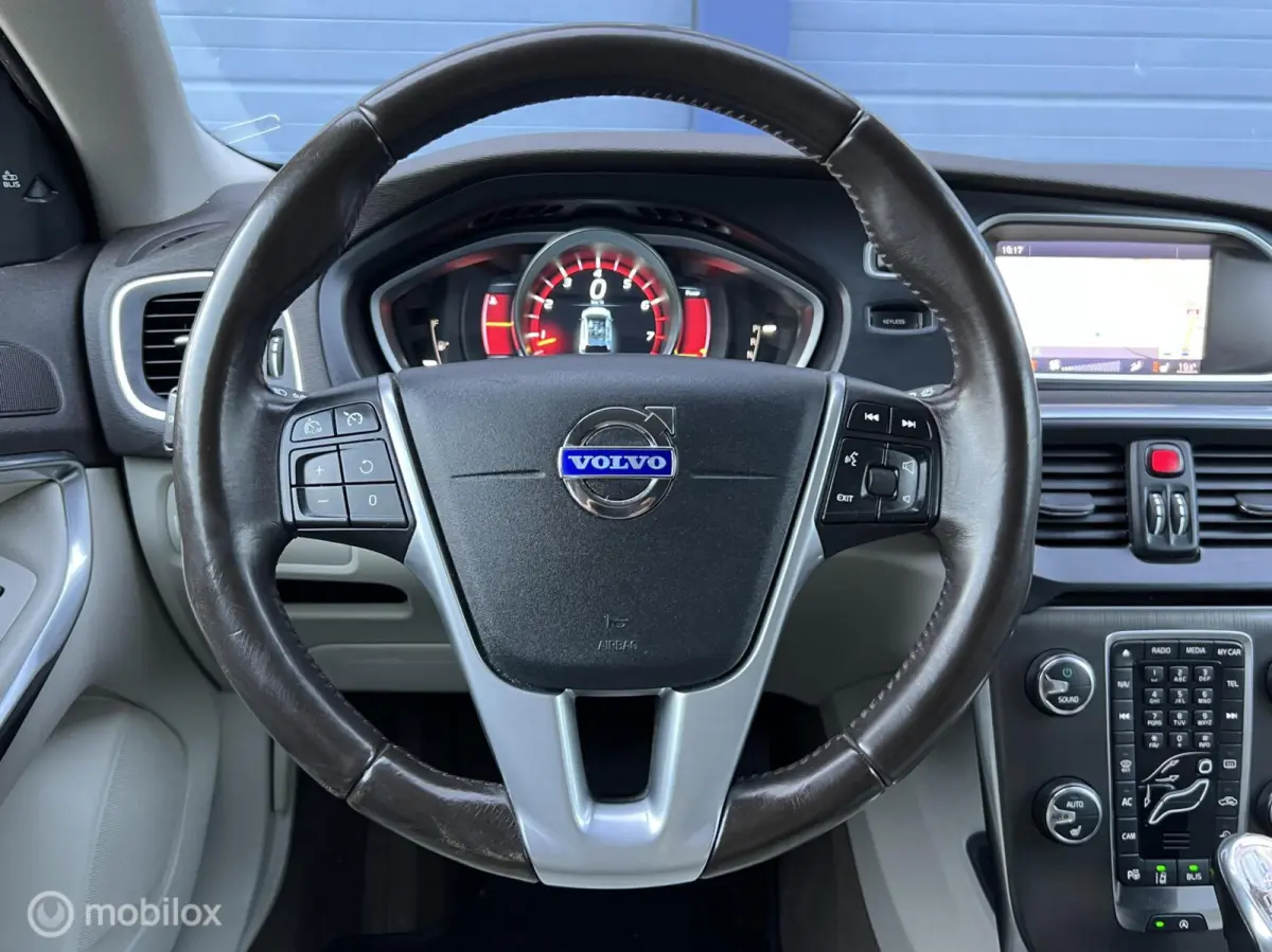 2.5 T5 AWD Summum / 255 PK / LUXE / BLIS!