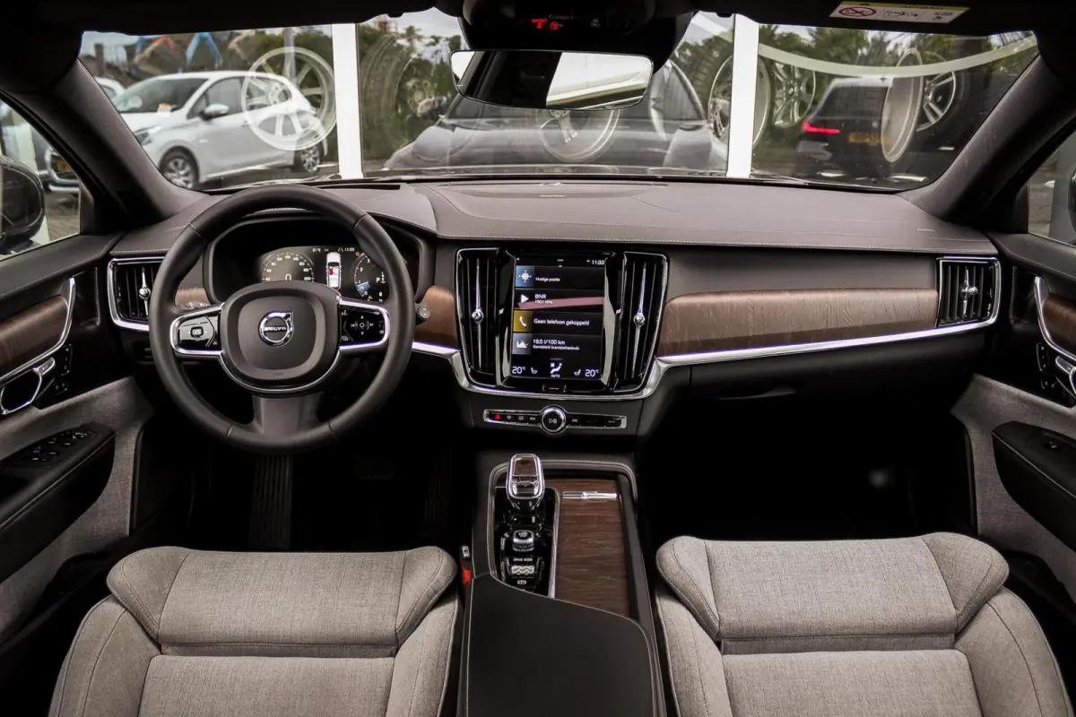 2.0 B4 Business Pro Inscription| BTW auto | 1e eigenaar | NL auto | 20 inch | Panoramadak | Harman Kardon | BLIS | Stuurverwarming | Stoelverwarming | Head-up | Trekhaak | Cruise control