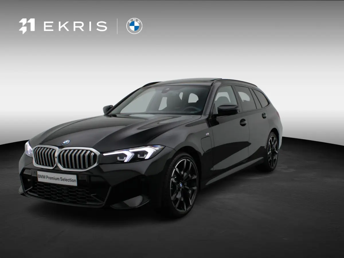 330e M Sport Edition | SoH 100% | Innovation Pack | Comfort Pack | Stuurwielrand Verwarmd | Trekhaak | Panoramdak | Elektrisch Verstelbare Sportstoelen | Driving Assistant | DAB | HiFi | 19'