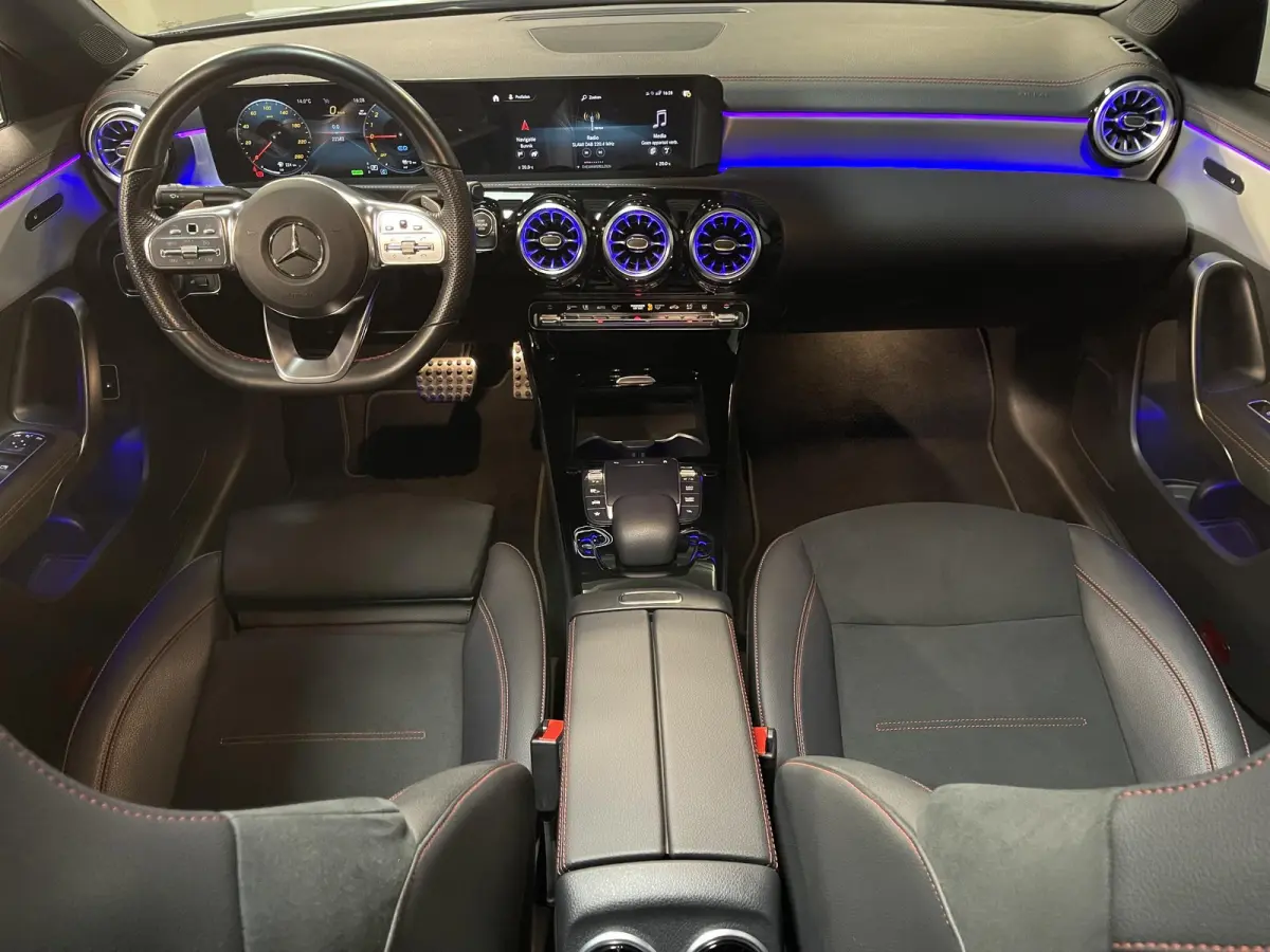 250 e AMG Line 19"/SOH 97%/Panoramadak/Sfeerverlichting/Keyless/Camera/Stoelverwarming