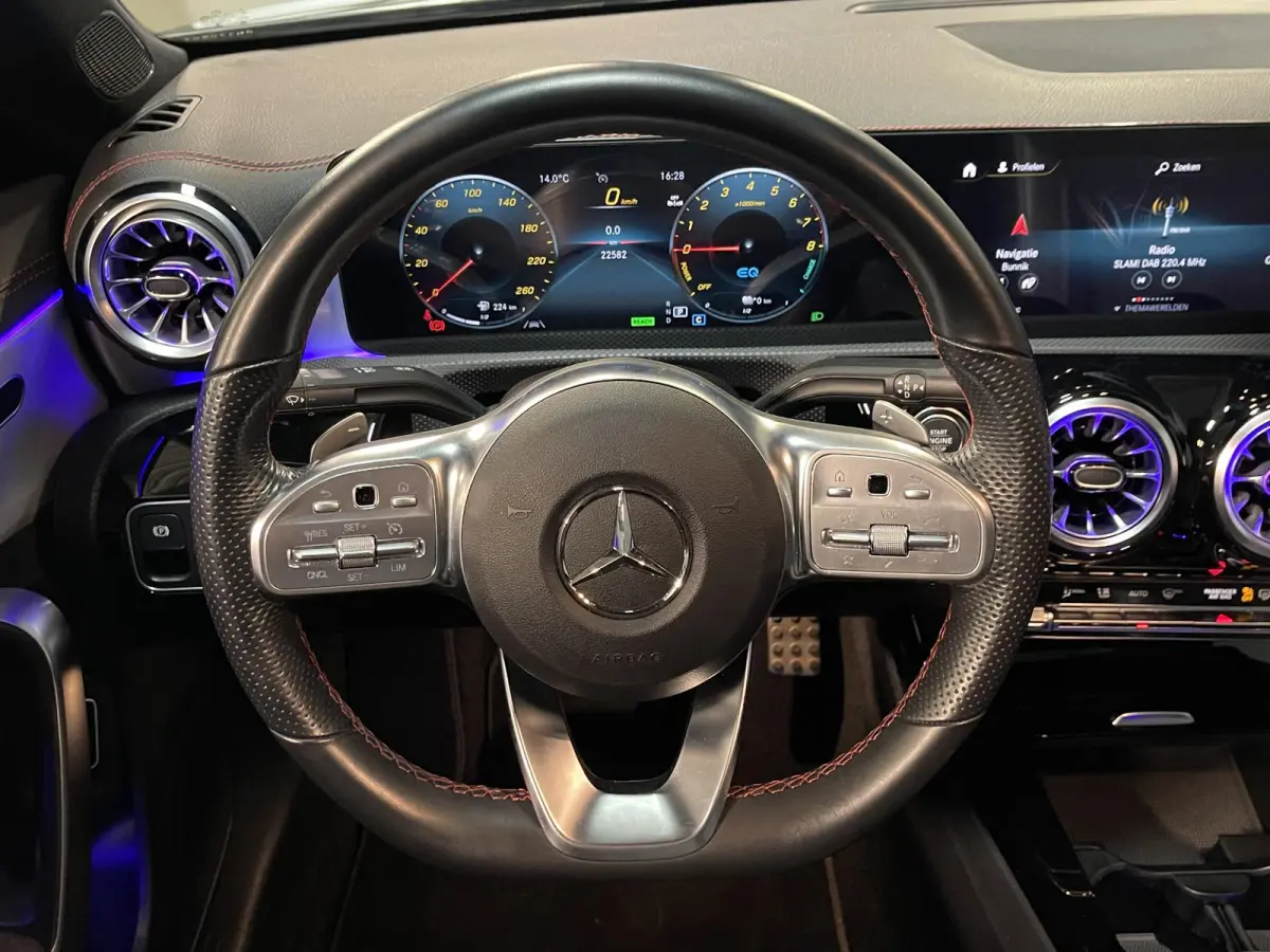 250 e AMG Line 19"/SOH 97%/Panoramadak/Sfeerverlichting/Keyless/Camera/Stoelverwarming