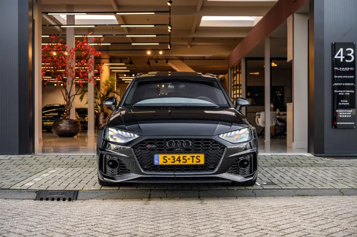Audi RS4 Avant 2.9 TFSI 450PK | Pano | HUD | B&O | Massage | 360° | RS Dynamic