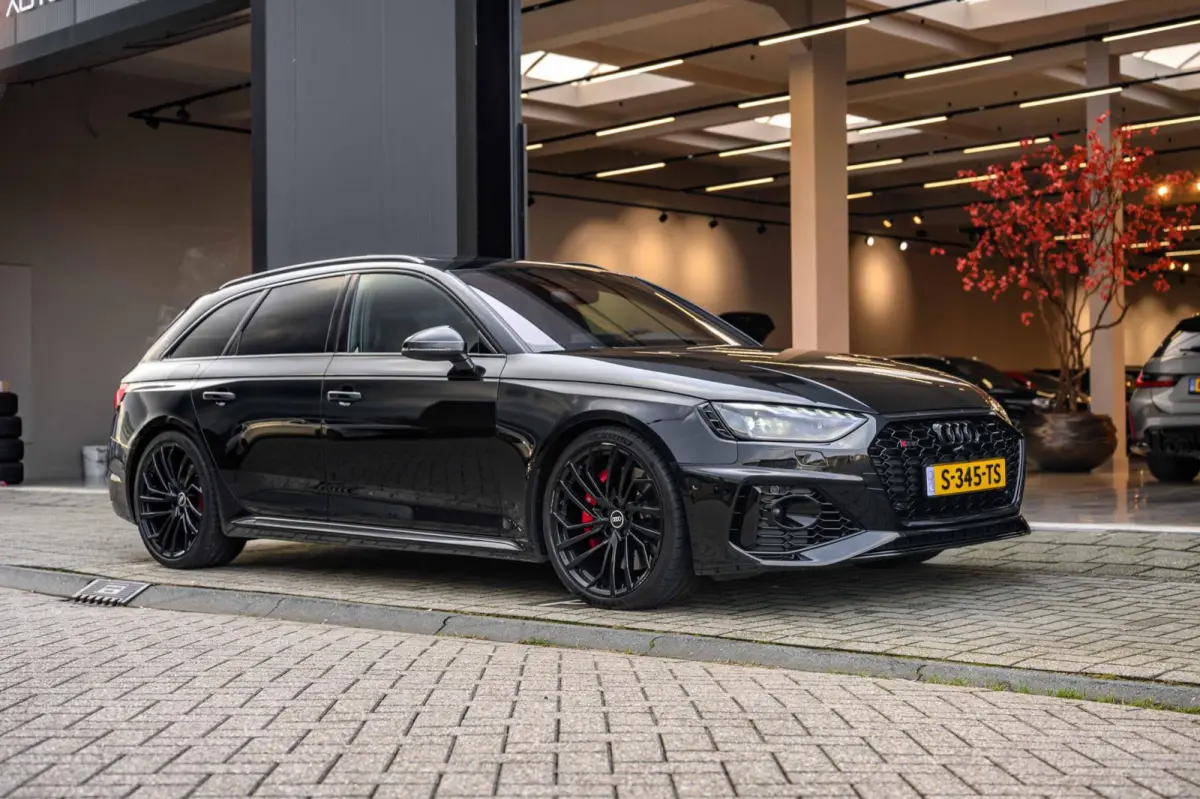 Audi RS4 Avant 2.9 TFSI 450PK | Pano | HUD | B&O | Massage | 360° | RS Dynamic