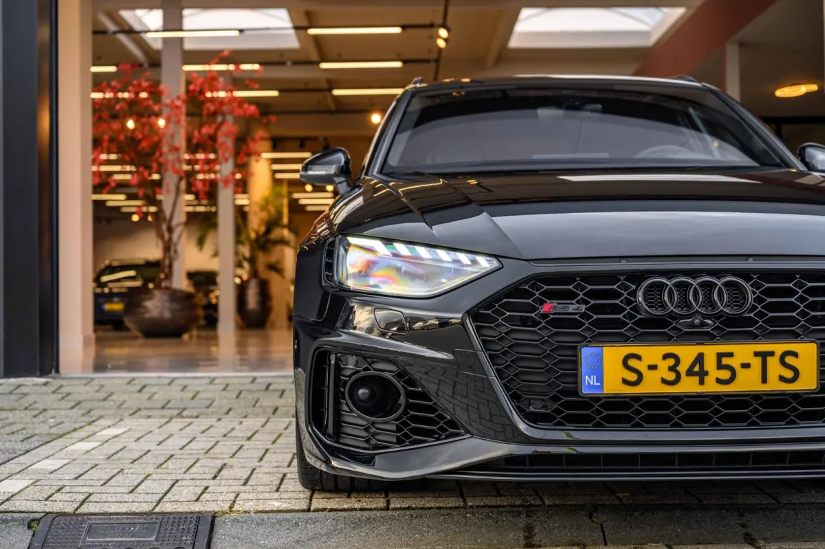 Audi RS4 Avant 2.9 TFSI 450PK | Pano | HUD | B&O | Massage | 360° | RS Dynamic