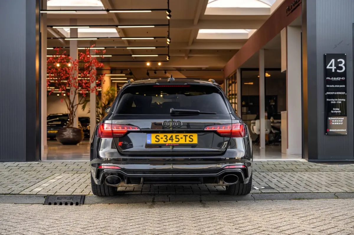 Audi RS4 Avant 2.9 TFSI 450PK | Pano | HUD | B&O | Massage | 360° | RS Dynamic