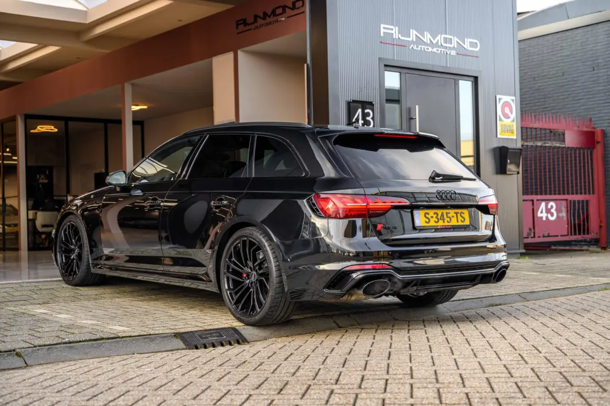 Audi RS4 Avant 2.9 TFSI 450PK | Pano | HUD | B&O | Massage | 360° | RS Dynamic