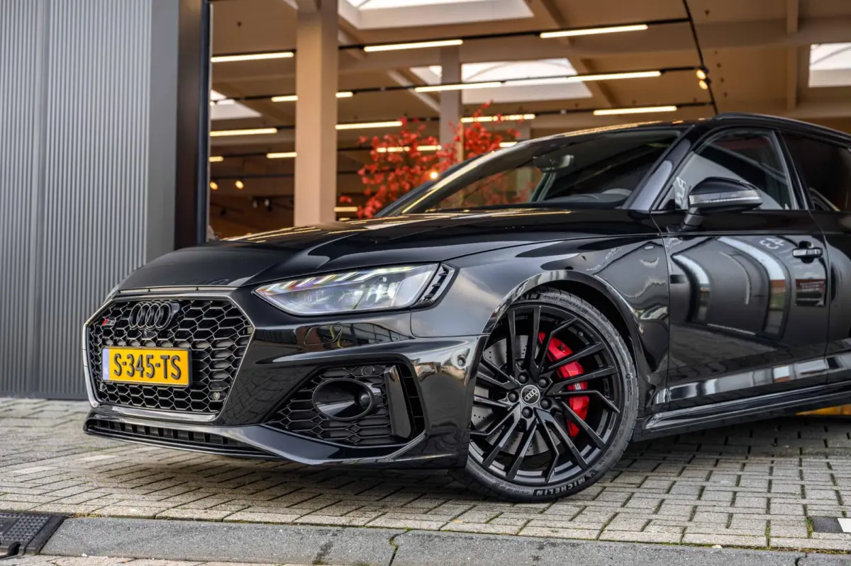 Audi RS4 Avant 2.9 TFSI 450PK | Pano | HUD | B&O | Massage | 360° | RS Dynamic