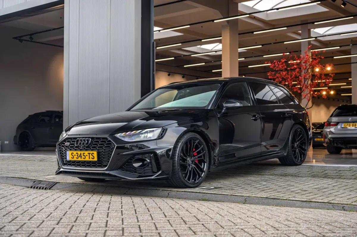 Audi RS4 Avant 2.9 TFSI 450PK | Pano | HUD | B&O | Massage | 360° | RS Dynamic