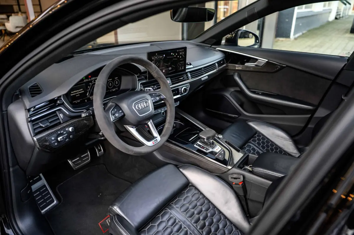 Audi RS4 Avant 2.9 TFSI 450PK | Pano | HUD | B&O | Massage | 360° | RS Dynamic