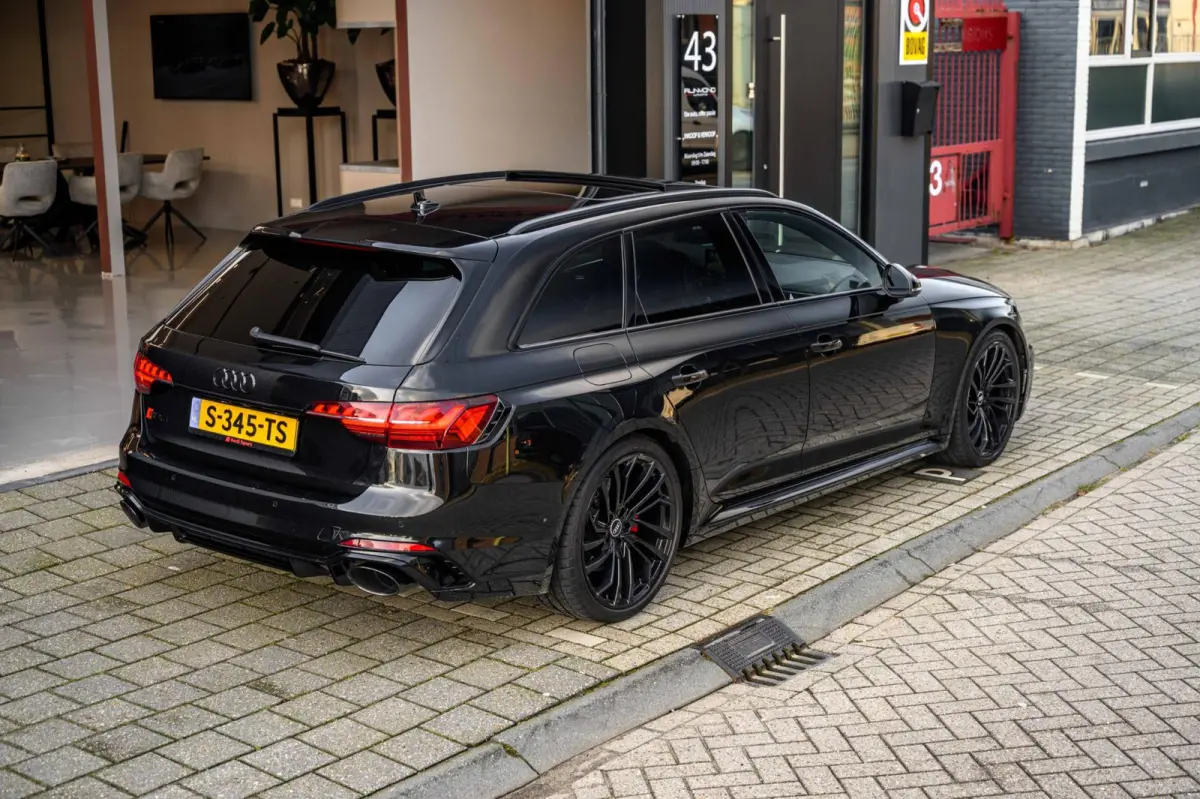 Audi RS4 Avant 2.9 TFSI 450PK | Pano | HUD | B&O | Massage | 360° | RS Dynamic