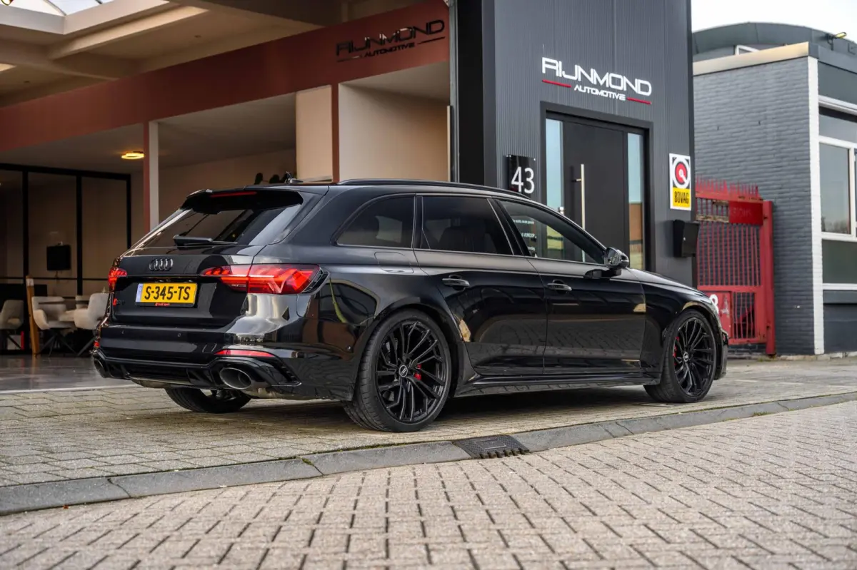 Audi RS4 Avant 2.9 TFSI 450PK | Pano | HUD | B&O | Massage | 360° | RS Dynamic