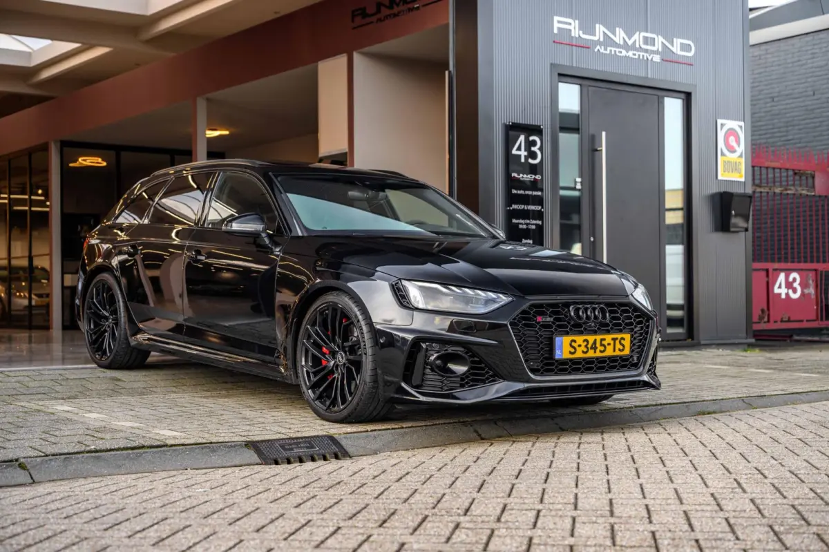 Audi RS4 Avant 2.9 TFSI 450PK | Pano | HUD | B&O | Massage | 360° | RS Dynamic