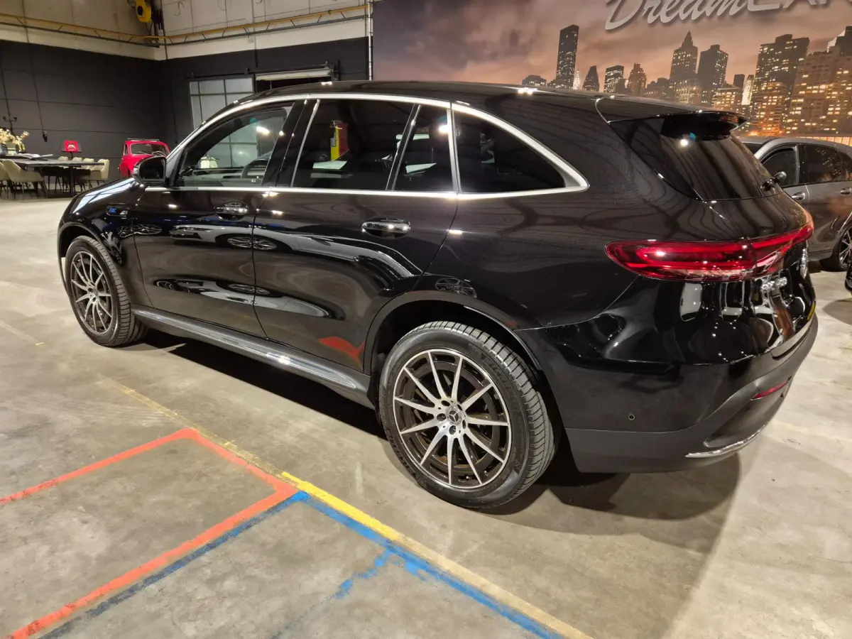 400 4MATIC Business Solution AMG 80 kWh - SOH 96% - Ambiant light - Adapt Cruise - NL Auto - Incl BTW