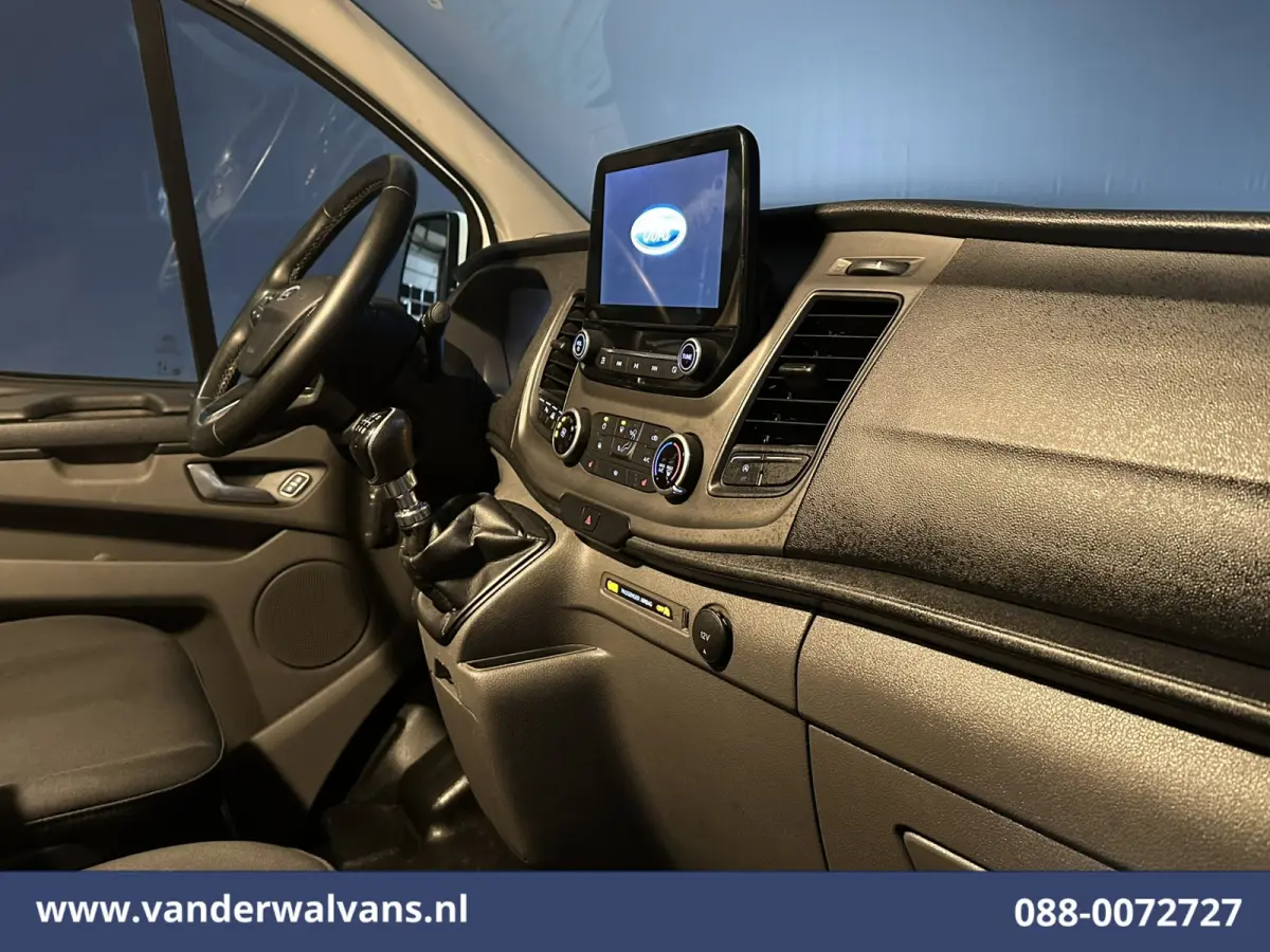 2.0 TDCI L2H1 Euro6 Airco | Camera | Navigatie | LED | Apple Carplay | Cruisecontrol Android Auto, Parkeersensoren, Stoelverwarming, Verwarmde voorruit, Bijrijdersbank, 2670kg trekvermogen